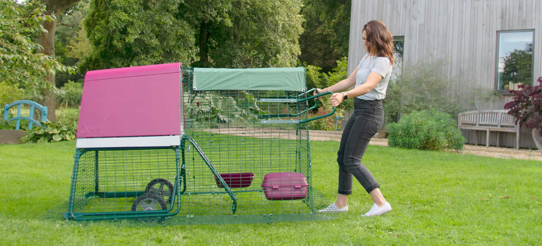 With the optional wheels you’ll find moving the Eglu to a fresh patch of grass a breeze.