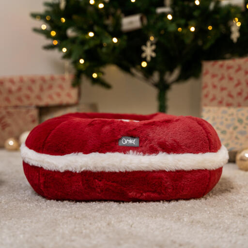 Christmas cat bed