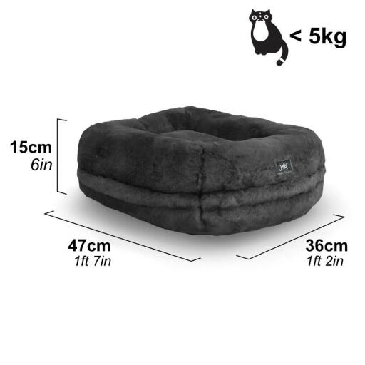 Image showing the dimensions of the super soft donut cat bed