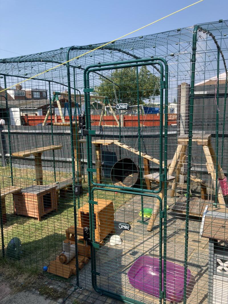 Outdoor Cat Run Outdoor Cat Runs, Indoor Cat Houses, Luxury Cat Beds