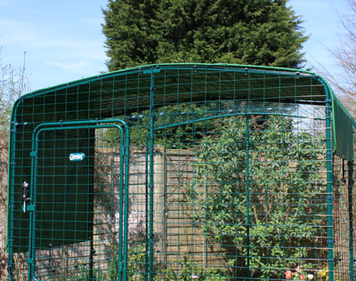 Your bunnies will be sheltered in their enclosure with a Heavy Duty Roof Cover.
